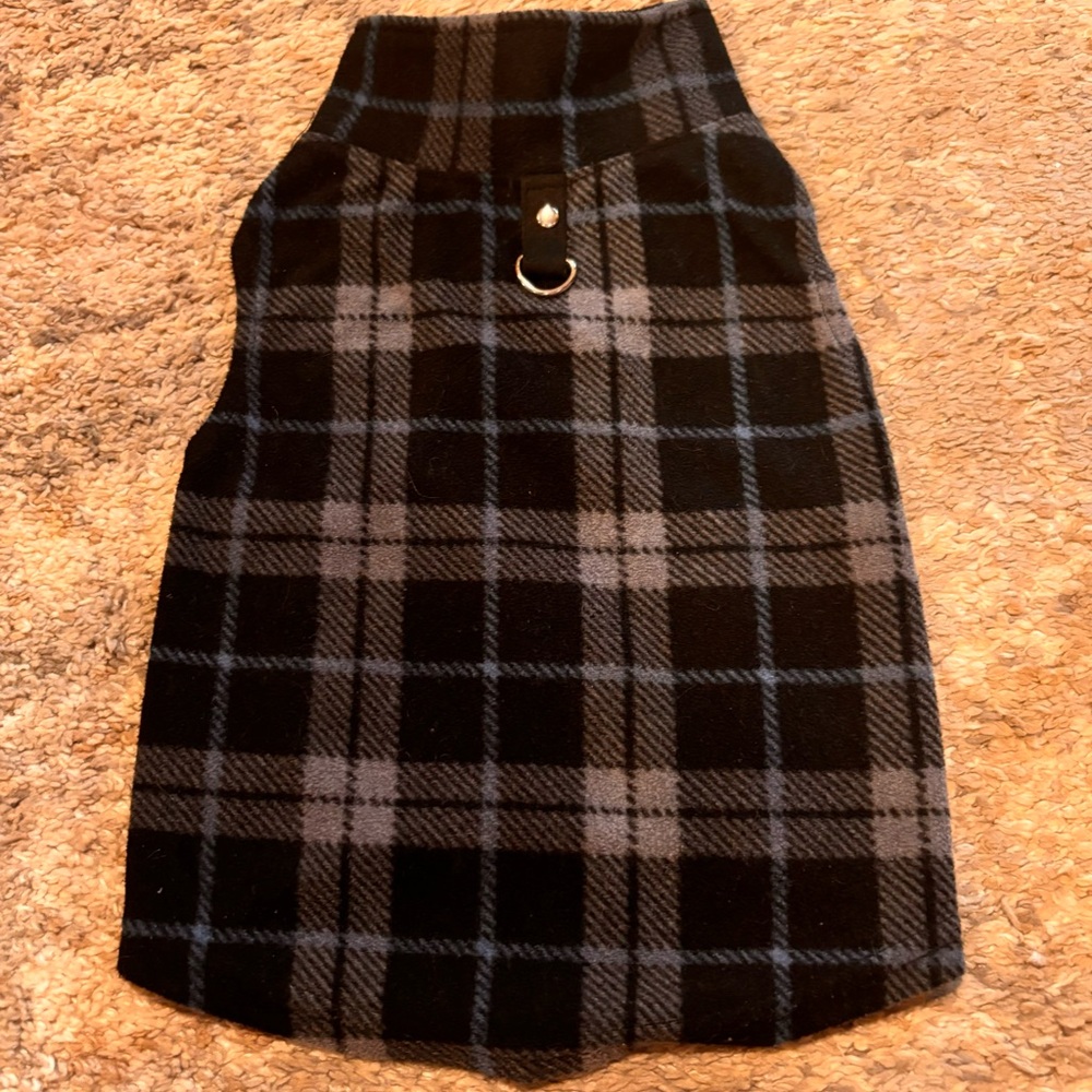 Dog sweater w/metal ring for the leash Color- Navy Blue and White Size- Large